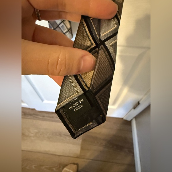 AXCESS Geometric Patterned Tie - Picture 3 of 3